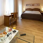Exe Astur Plaza ホテル 3*