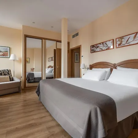 Exe Astur Plaza أستورغا