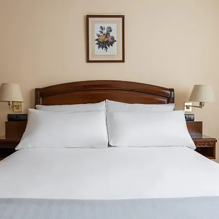 Exe Astur Plaza Hotel