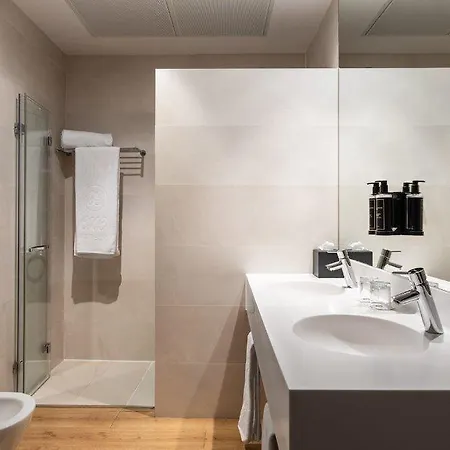 Exe Astur Plaza Hotel