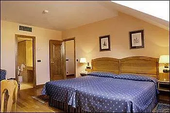 Exe Astur Plaza 3* أستورغا