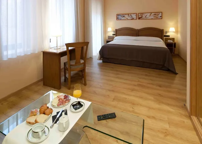 Exe Astur Plaza Hotel 3*