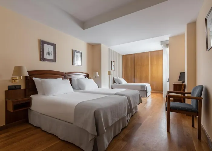 Exe Astur Plaza Hotel 3*