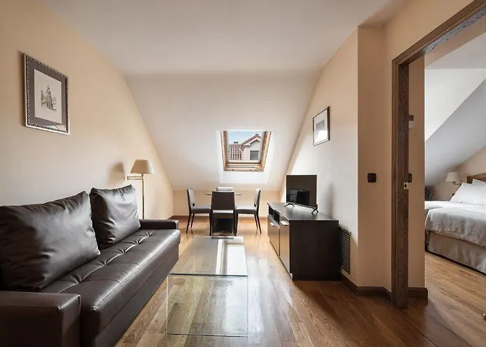 Exe Astur Plaza 酒店